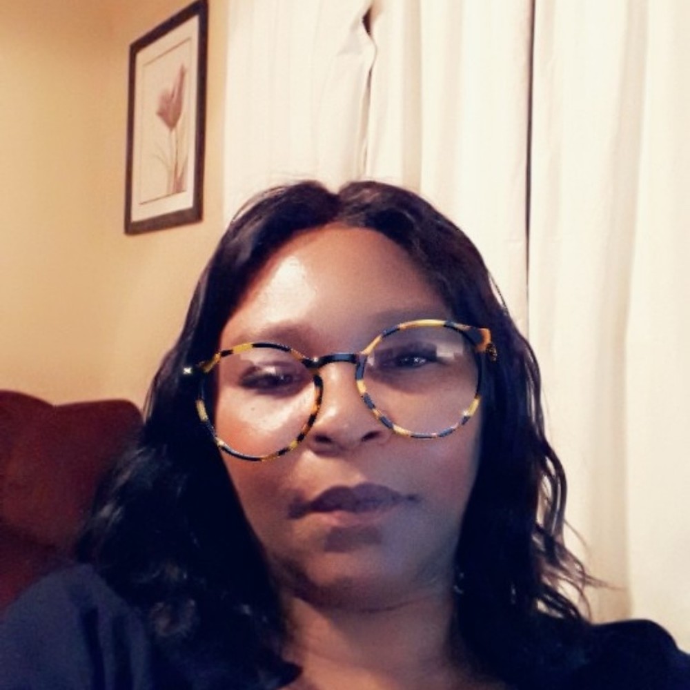 Meet your Posher, Juanita